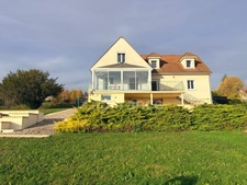 Maison à vendre de 179 m2 SAINT BRIS LE VINEUX (89) 4 chambres plus bureau sous-sol garage Terrain de 2100 m2