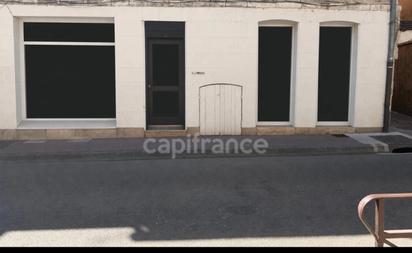 Local/bureau plus studio à vendre AUXERRE (89) local de 55 m2 plus  stuio de 28 m2 