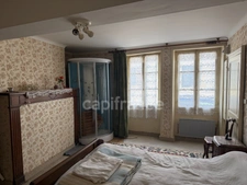 House for sale, 4 rooms, CHITRY (89), winemaker's house. Outbuilding. Vaulted cellar. 