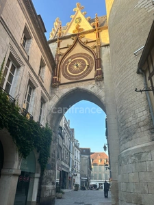 fonds de commerce à vendre AUXERRE (89) plein centre  rue piétonne de l'horloge 