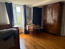 House for sale, 7 rooms, Auxerre (89). Character property of 165 m², 4 bedrooms, garage, cellars, land.