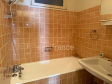 House for sale, 4 rooms, CHITRY (89), winemaker's house. Outbuilding. Vaulted cellar. 