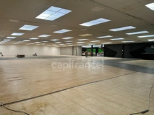 Local/bureau à vendre AUXERRE (89) de 1650 m2 Local polyvalent de 1650 m2 Potentiel exceptionnel.