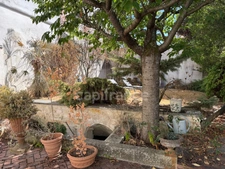 House for sale, 7 rooms, Auxerre (89). Character property of 165 m², 4 bedrooms, garage, cellars, land.