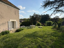 House for sale, 9 rooms, GY L'EVEQUE (89). Character property of 185 m2, 4 bedrooms plus office. Land. 