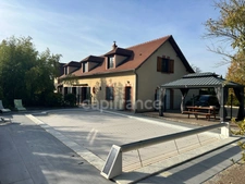 House for sale,  CHAMPS SUR YONNE (89) Magnificent property of 272 m², 6 bedrooms, swimming pool, 4800 m² plot
