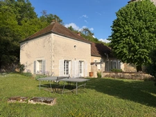 House for sale, 9 rooms, GY L'EVEQUE (89). Character property of 185 m2, 4 bedrooms plus office. Land. 