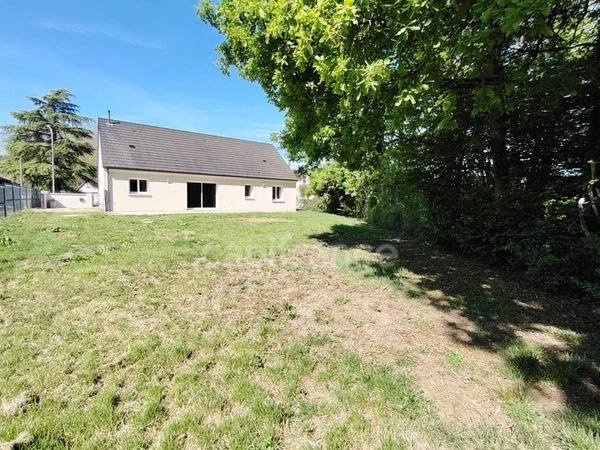 Maison à vendre 5 pièces JOIGNY (89) plain pied de 2018  3 chambres Garage Terrain de 800 m2