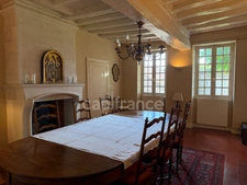 House for sale, 9 rooms, GY L'EVEQUE (89). Character property of 185 m2, 4 bedrooms plus office. Land. 