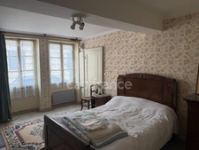 House for sale, 4 rooms, CHITRY (89), winemaker's house. Outbuilding. Vaulted cellar. 