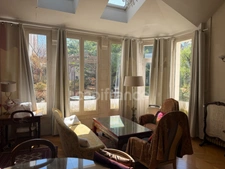 House for sale, 7 rooms, Auxerre (89). Character property of 165 m², 4 bedrooms, garage, cellars, land.