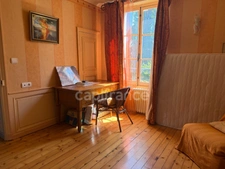 House for sale, 7 rooms, Auxerre (89). Character property of 165 m², 4 bedrooms, garage, cellars, land.