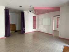 Local/bureau plus studio à vendre AUXERRE (89) local de 55 m2 plus  stuio de 28 m2 
