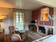 House for sale, 9 rooms, GY L'EVEQUE (89). Character property of 185 m2, 4 bedrooms plus office. Land. 