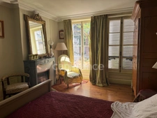 House for sale, 7 rooms, Auxerre (89). Character property of 165 m², 4 bedrooms, garage, cellars, land.