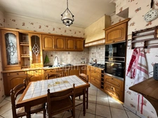 Maison à vendre 8 pièces AUXERRE (89) de 129 m2 4 Chambres  sous-sol Garage Terrain 