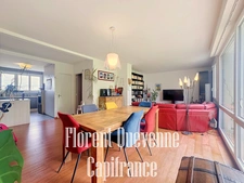 DERNIER ÉTAGE – 3 CHAMBRES – 47 m² DE PIÈCE DE VIE – BALCON AVEC VUE SUR PARC – GARAGE