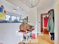 Appartement au dernier étage – garage - Cadre verdoyant, calme et proche des commodités