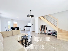Pavillon récent – 2024 – 4 chambres – Terrain clos de 457 m² – Vue dégagée