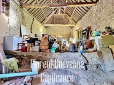Maison en pierre + dépendances + terrain de 3120m² 