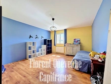 Maison en pierre + dépendances + terrain de 3120m² 