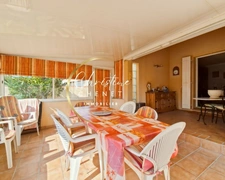 Maison familiale 136 m² avec jardin – 4 chambres – Grand garage. Au calme