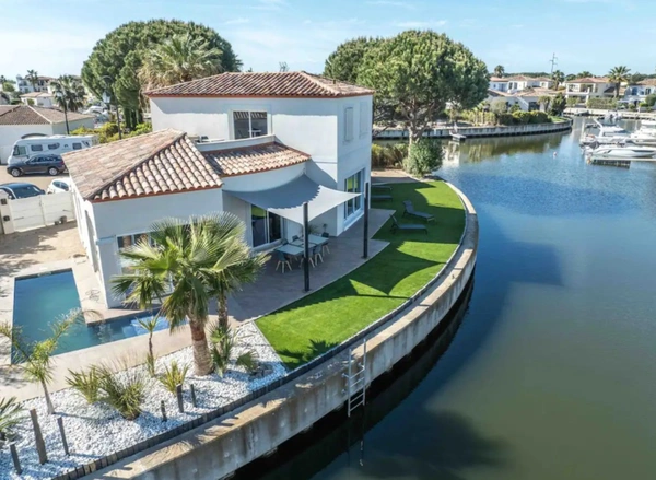 Marina 3 chambres avec appontement de 15 m 