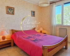 Maison familiale 136 m² avec jardin – 4 chambres – Grand garage. Au calme
