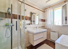 Maison familiale 136 m² avec jardin – 4 chambres – Grand garage. Au calme
