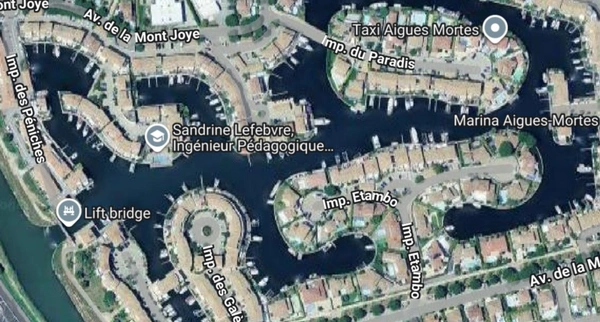 Marina  Etat exceptionnel - 3 chambres - 3 salles d'eau et WC + poste d'amarrage + garage