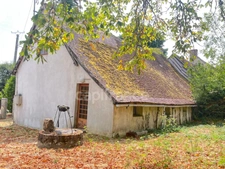 Maison à rénover avec jardin et puits – Le Charme (Loiret)  AU CALME – HAMEAU – JARDIN – PUITS – GARAGE – POTENTIEL LOCATIF