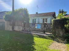 Maison à vendre 2 pièces avec garage sur terrain de 790m2 au coeur de Village (89)