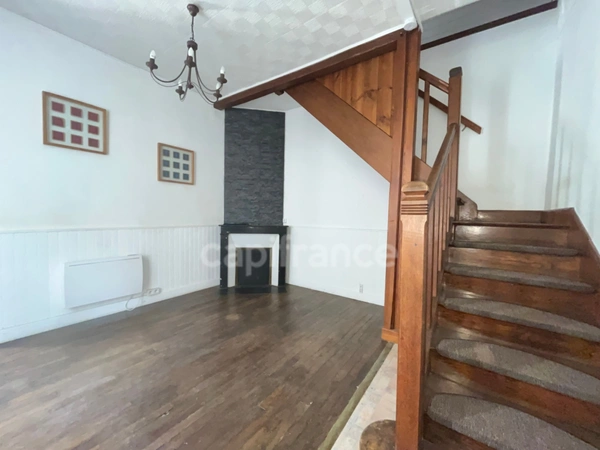 Maison de ville de caractère au coeur de CHÂTEAU RENARD (45) - 4 pièces - idéal primo accédant ou investisseur ou activité professionnelle