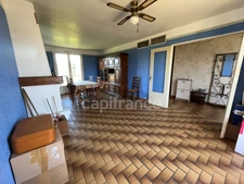 Maison 4 pièces - sous sol total - terrain de 2146m2 - dépendances - SAINT FARGEAU (89)
