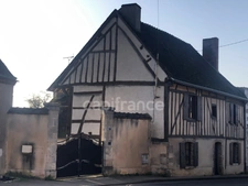 Charming half-timbered house - Energy rating B - 5 rooms - great potential