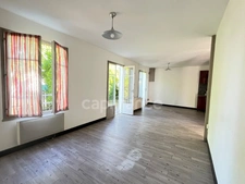 Maison à vendre 2 pièces avec garage sur terrain de 790m2 au coeur de Village (89)