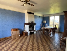 Maison 4 pièces - sous sol total - terrain de 2146m2 - dépendances - SAINT FARGEAU (89)