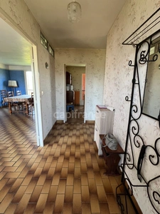 Maison 4 pièces - sous sol total - terrain de 2146m2 - dépendances - SAINT FARGEAU (89)