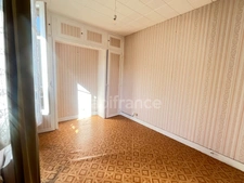 Maison à vendre 2 pièces avec garage sur terrain de 790m2 au coeur de Village (89)