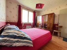 Maison 4 pièces - sous sol total - terrain de 2146m2 - dépendances - SAINT FARGEAU (89)