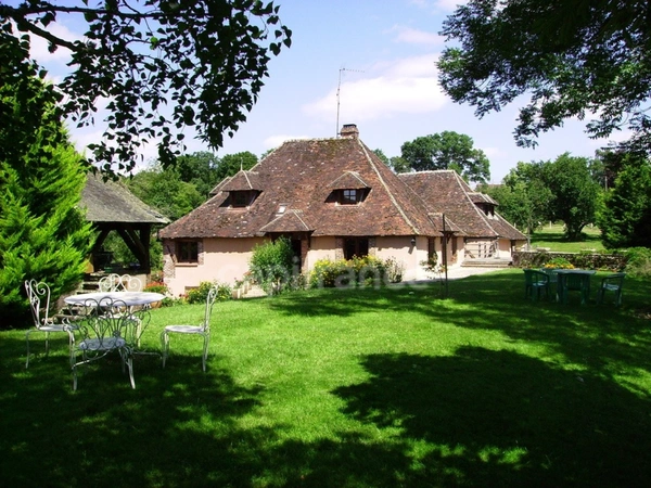 Propriété à vendre 13 pièces TANNERRE EN PUISAYE (89)