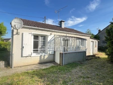 Maison à vendre 2 pièces avec garage sur terrain de 790m2 au coeur de Village (89)