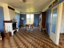 Maison 4 pièces - sous sol total - terrain de 2146m2 - dépendances - SAINT FARGEAU (89)