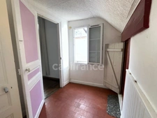 Maison de ville de caractère au coeur de CHÂTEAU RENARD (45) - 4 pièces - idéal primo accédant ou investisseur ou activité professionnelle