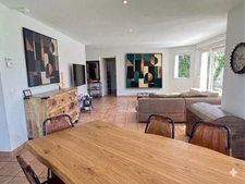 Villa avec piscine dans un quartier résidentiel et familial à Saint-Julien-en-Genevois, aux portes de Genève