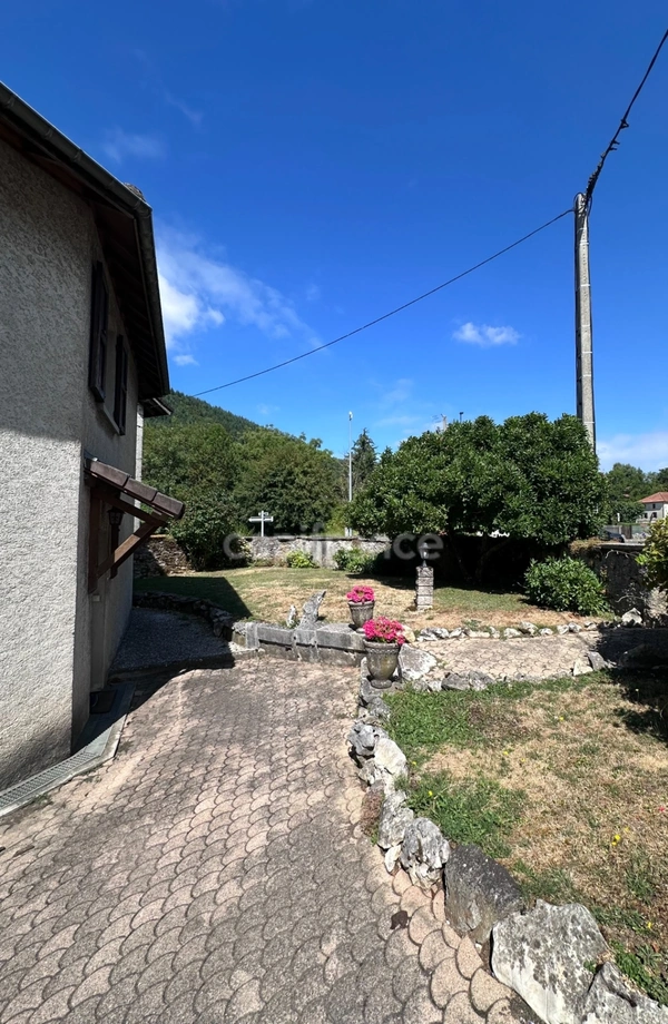 Maison à vendre 9 pièces POMMIERS LA PLACETTE (38)