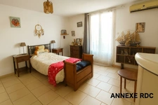 Grande maison 166 m² + dépendance habitable 50 m² + 2 garages de 30 m² chacun – Rare à Saint-Gilles !