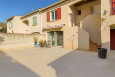 Maison 166 m² + 2 garages de 30 m² chacun – Rare à Saint-Gilles !