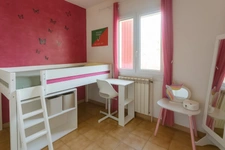 Grande maison 166 m² + dépendance habitable 50 m² + 2 garages de 30 m² chacun – Rare à Saint-Gilles !