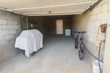 Grande maison 166 m² + dépendance habitable 50 m² + 2 garages de 30 m² chacun – Rare à Saint-Gilles !